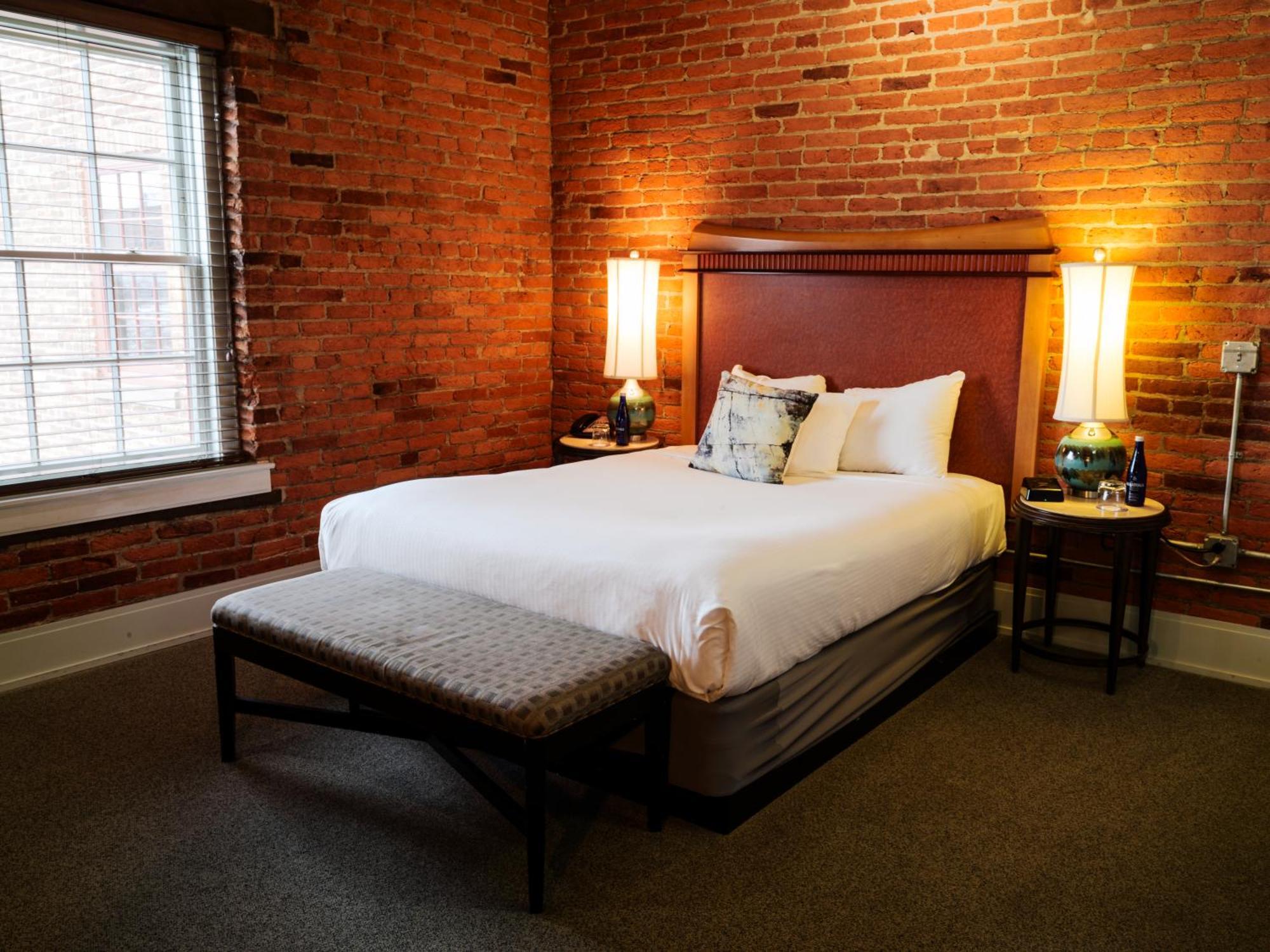 Lancaster Arts Hotel Екстериор снимка