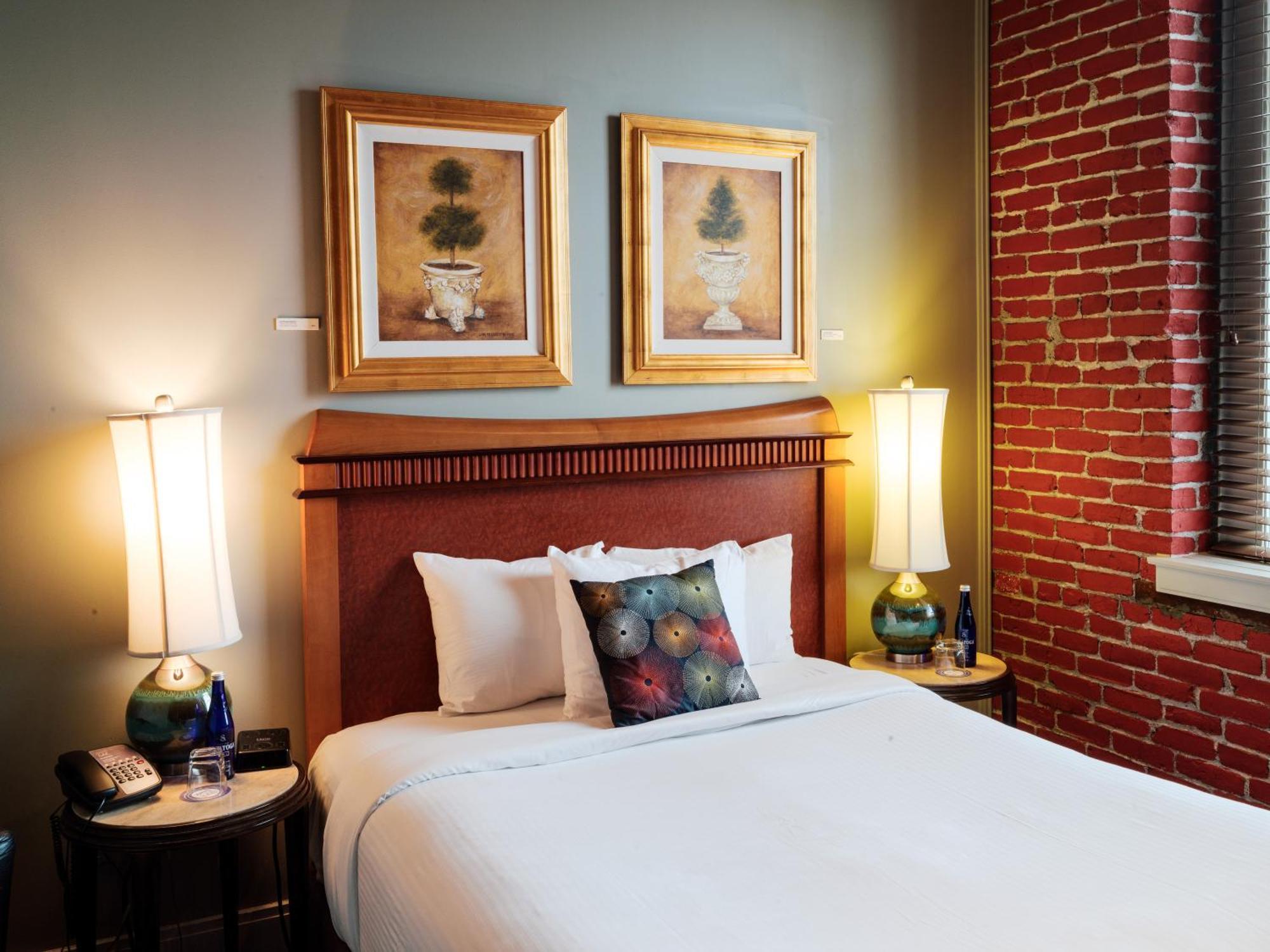 Lancaster Arts Hotel Екстериор снимка