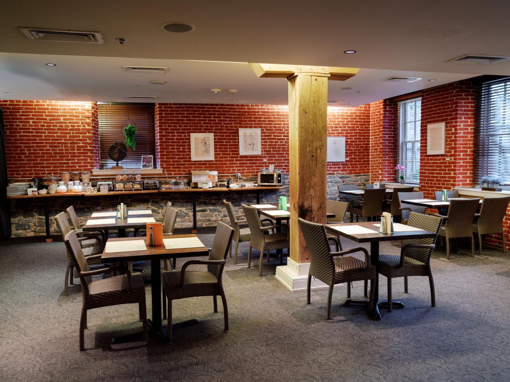 Lancaster Arts Hotel Екстериор снимка